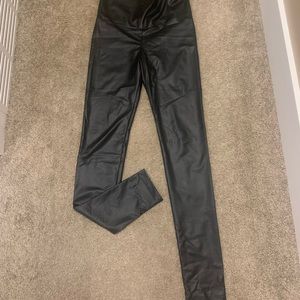 New without tags Cruise Control Leggings from Silver Icing size medium.